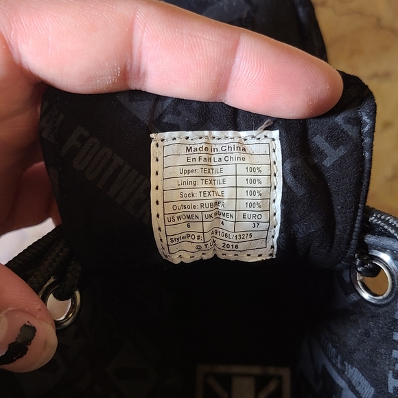 T.U.K platform booties. Size 6 - Picture 4 of 4